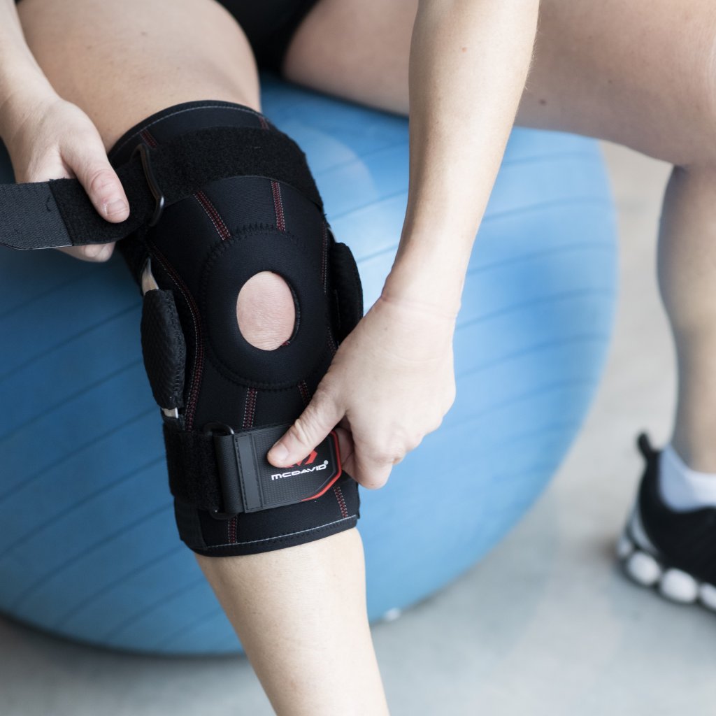 Knee brace with dual disk - McDavid 422