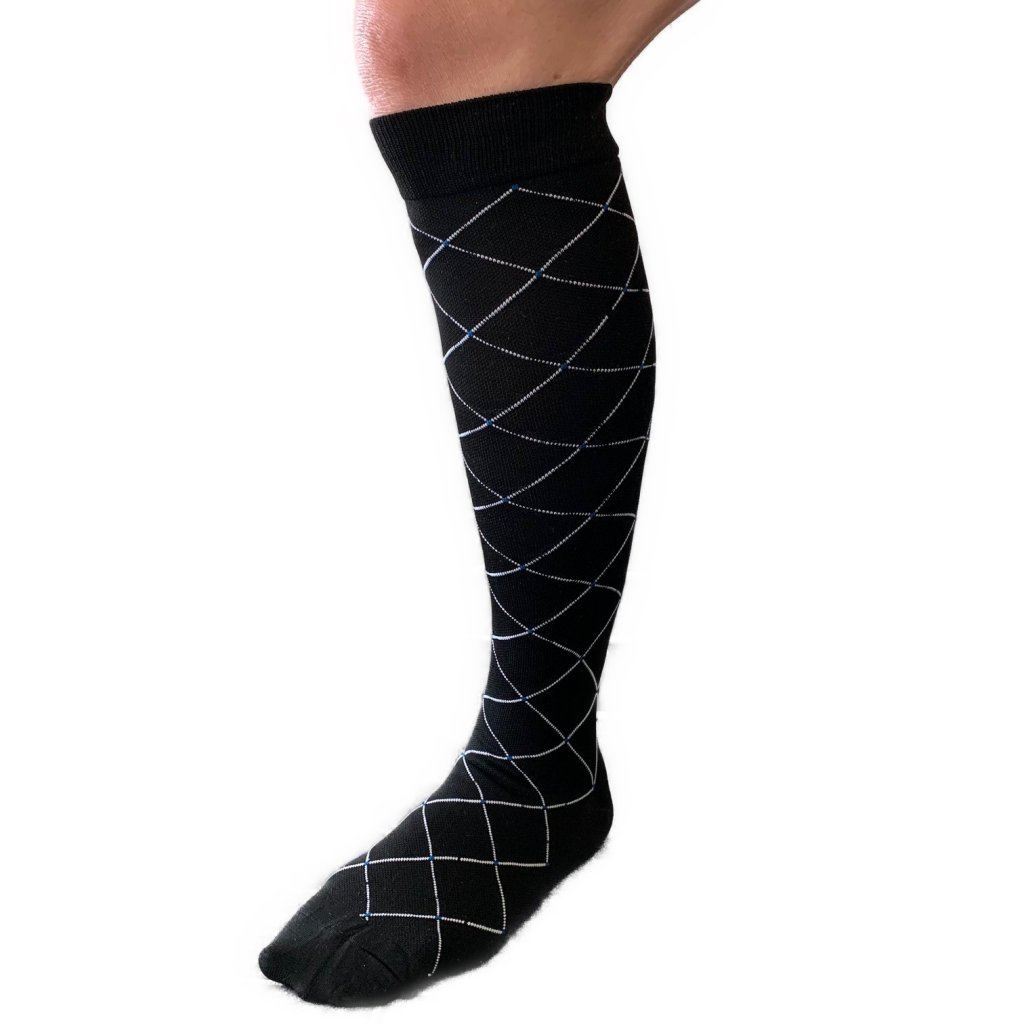 Supporting socks - With check pattern
